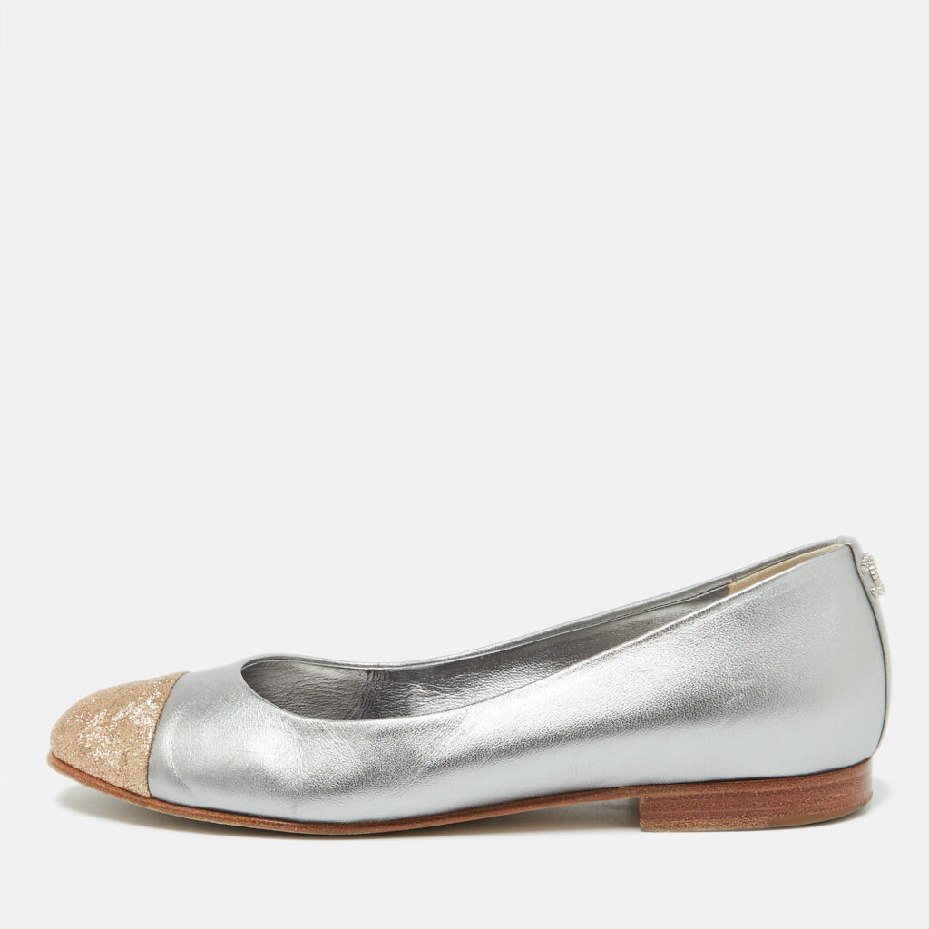 luxury-women-chanel-used-shoes-p1043096-001 Chanel Grey/Gold Leather CC Cap Toe Ballet Flats Size 35