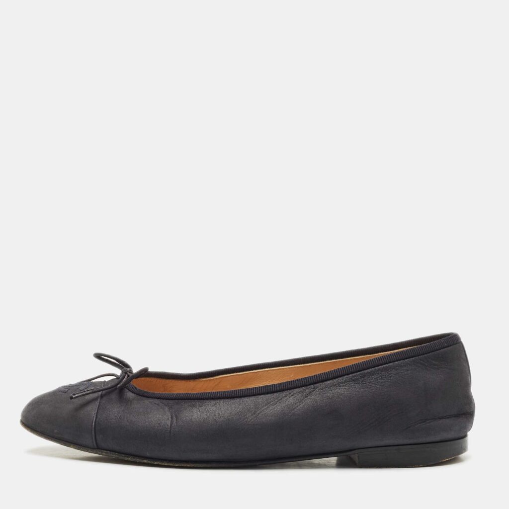 luxury-women-chanel-used-shoes-p1170368-003 Chanel Navy Blue Leather CC Cap Toe Bow Ballet Flats Size 39
