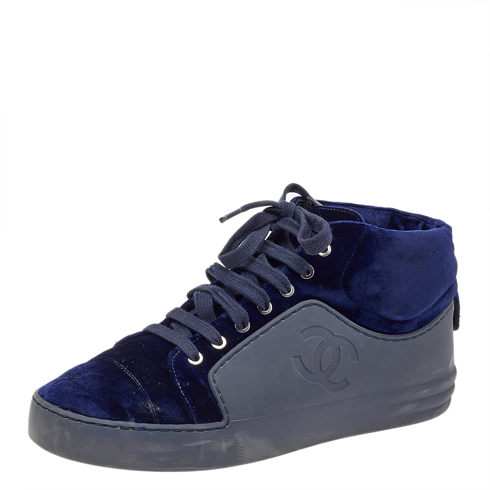 luxury-women-chanel-used-shoes-p505638-005 Chanel Navy Blue Velvet And Rubber CC High Top Sneakers Size 37.5