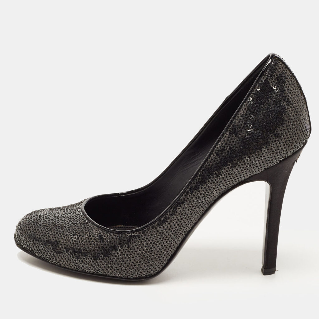 luxury-women-chanel-used-shoes-p807973-003 Chanel Black Sequins CC Pumps Size 37.5