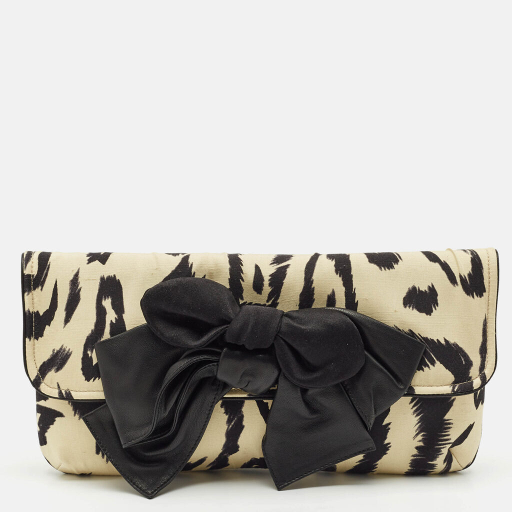 luxury-women-chloe-used-handbags-p1153013-013 Chloe Cream/Black Printed Fabric Bow Clutch