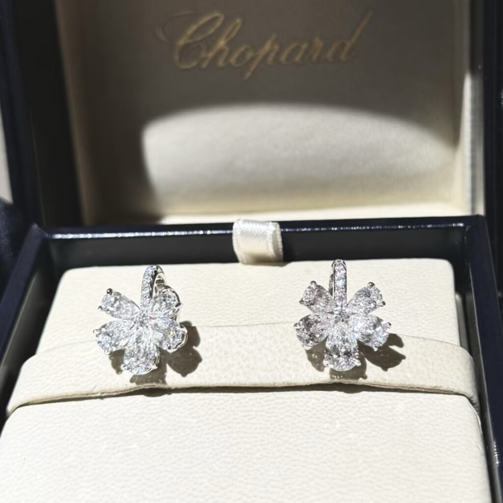 luxury-women-chopard-used-fine-jewelry-p1143636-004 Chopard 18K White Gold Diamond 5.28Ct Floral Earrings