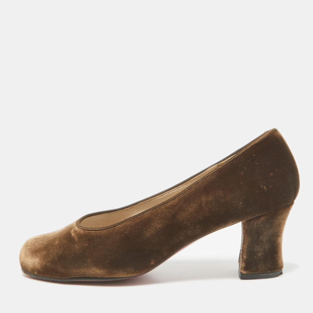 luxury-women-christian-louboutin-used-shoes-p1073727-001 Christian Louboutin Brown Velvet Round Toe Pumps Size 37