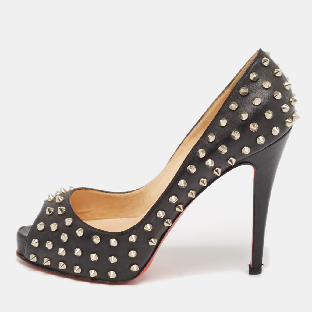 luxury-women-christian-louboutin-used-shoes-p1102762-001 Christian Louboutin Black Leather Very Prive Spikes Pumps Size 38