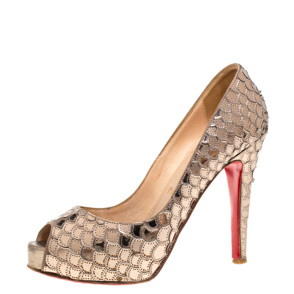 luxury-women-christian-louboutin-used-shoes-p366217-006 Christian Louboutin Metallic Beige Scaled PVC Poseidon Peep Toe Pumps Size 35.5