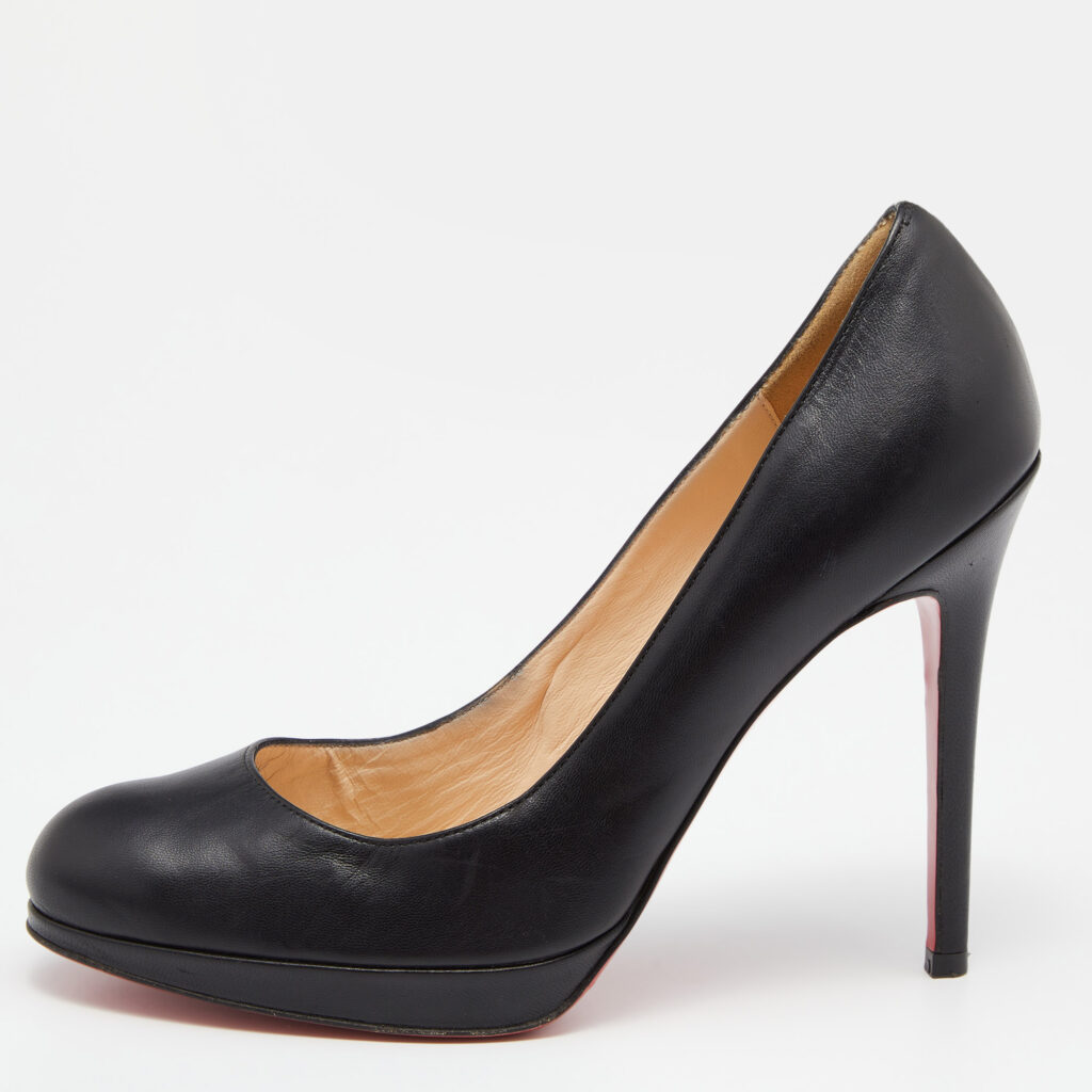 luxury-women-christian-louboutin-used-shoes-p802979-002 Christian Louboutin Black Leather New Simple Pumps Size 37.5