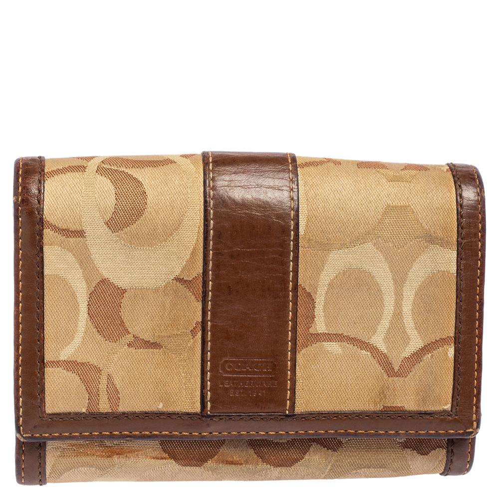 luxury-women-coach-used-handbags-p479488-012 Coach Beige/Brown Signature Canvas and Leather Compact Wallet