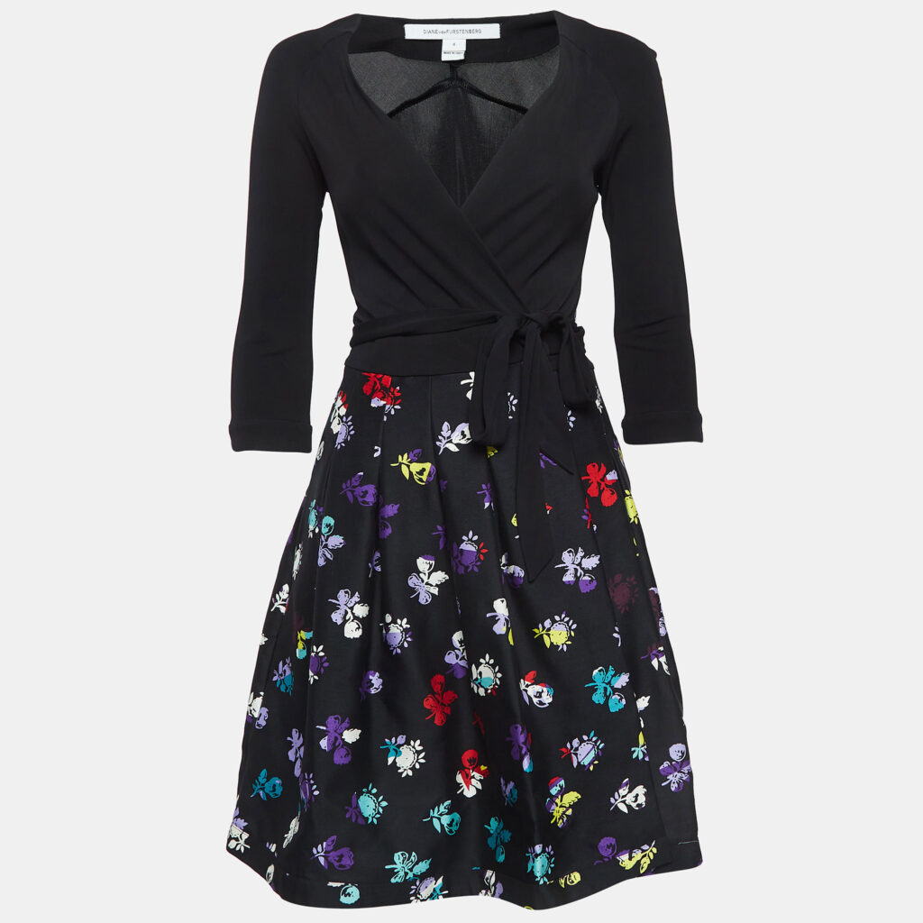 luxury-women-diane-von-furstenberg-used-clothes-p978695-001 Diane Von Furstenberg Black Floral Printed Wool and Silk Wrap Dress S