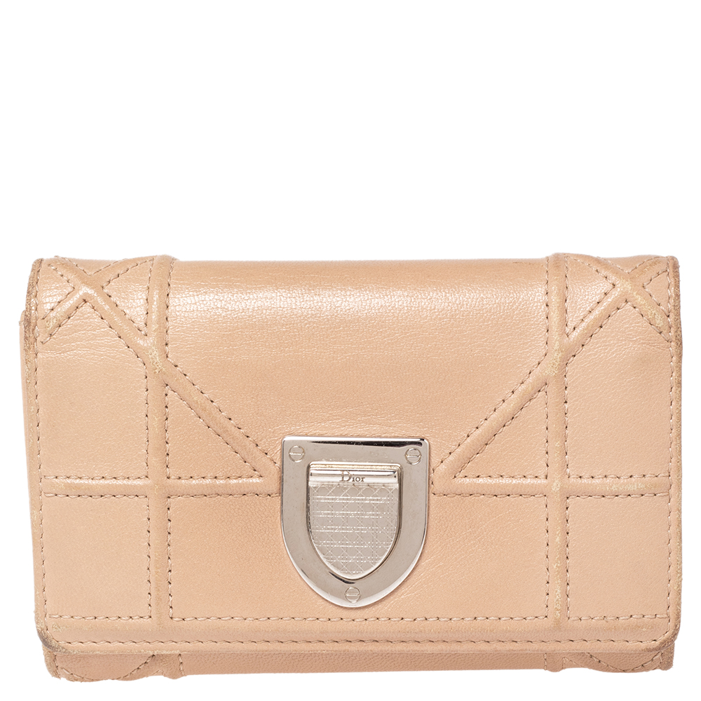 luxury-women-dior-used-handbags-p505322-005-2 Dior Beige Leather Diorama Trifold Wallet