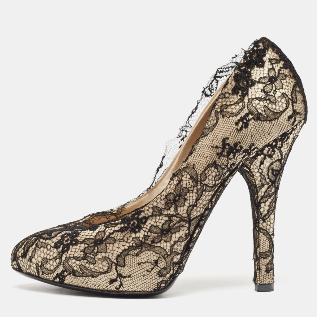 luxury-women-dolcegabbana-used-shoes-p1080595-003 Dolce & Gabbana Cream Satin And Black Lace Platform Pumps Size 38.5