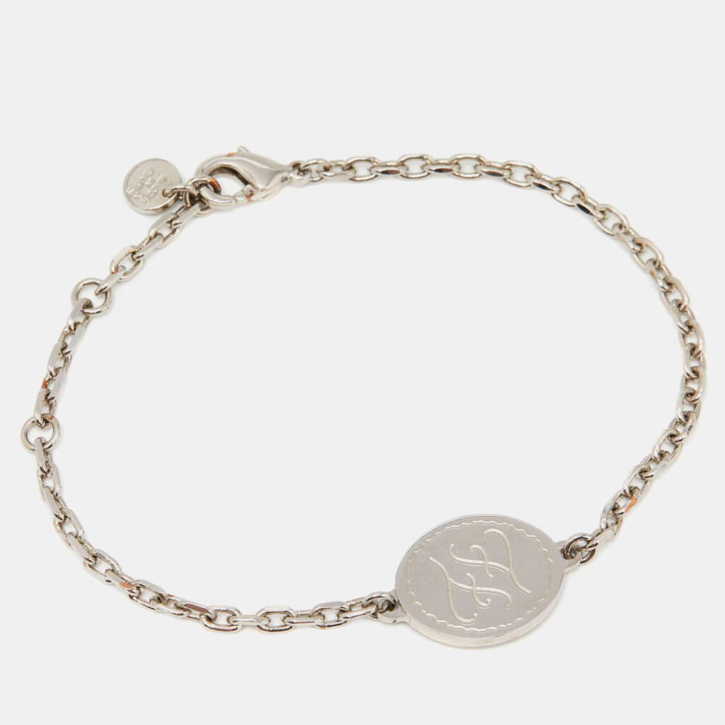 luxury-women-fendi-used-accessories-p948153-005 Fendi Silver Tone FF Tag Chain Bracelet