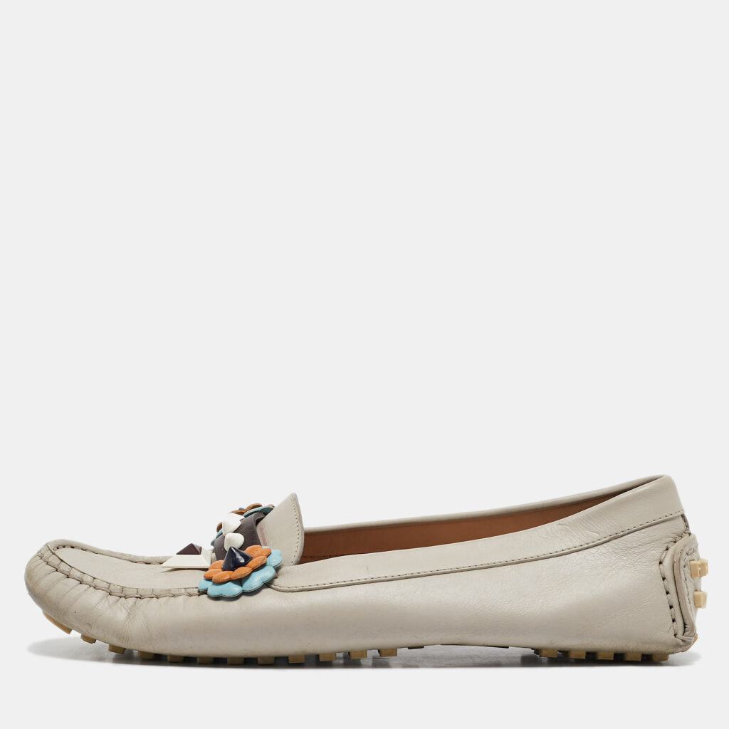 luxury-women-fendi-used-shoes-p1093489-001 Fendi Grey Leather Studded Flowerland Loafers Size 38