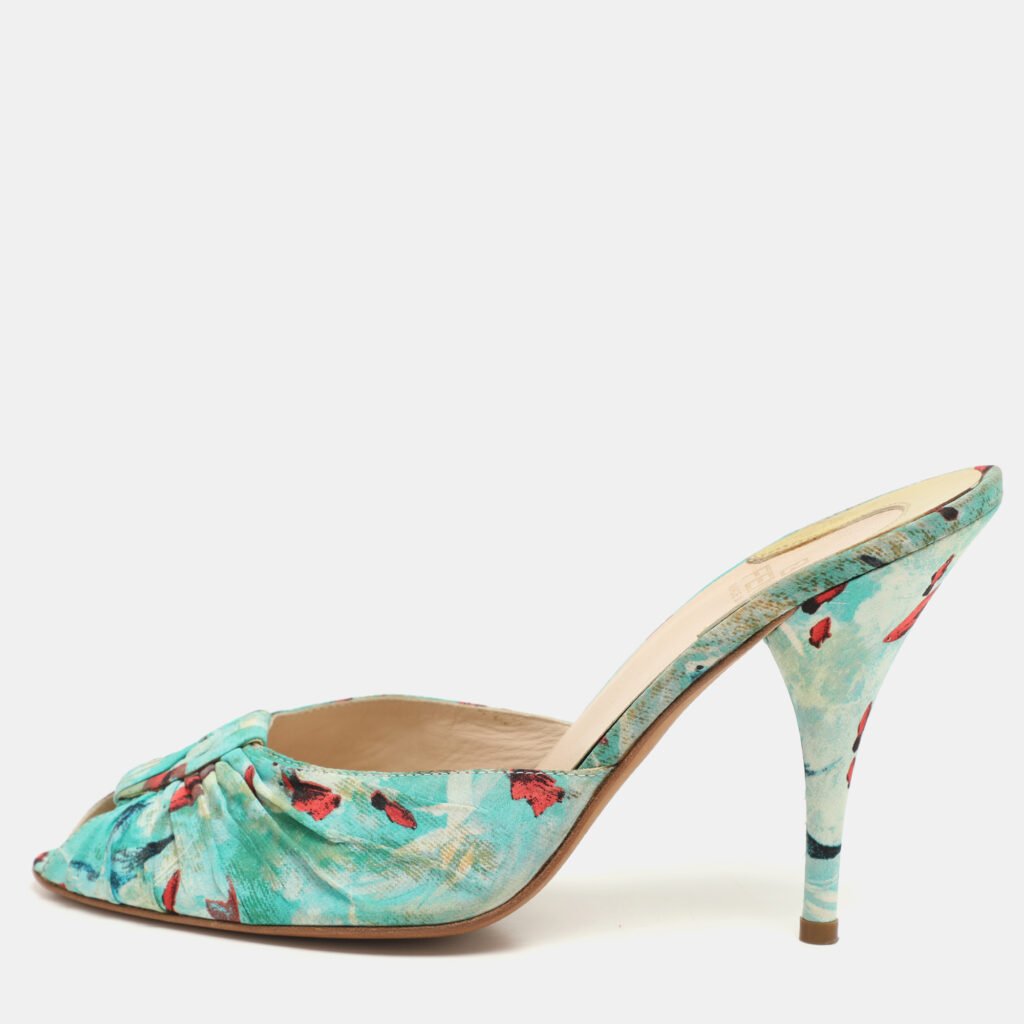 luxury-women-fendi-used-shoes-p1147462-001.jpg Fendi Multicolor Floral Printed Nylon Mules Size 39
