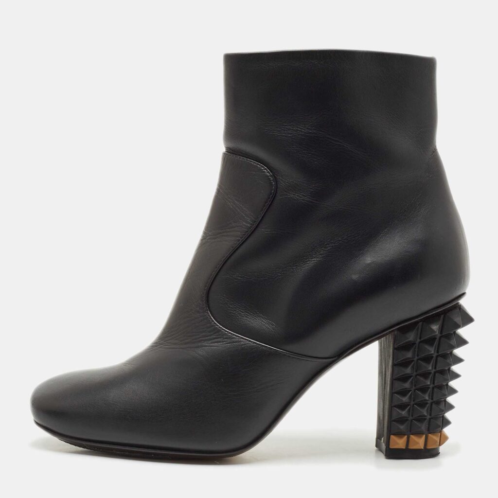 luxury-women-fendi-used-shoes-p1147840-003 Fendi Black Leather Studded Ankle Boots Size 36
