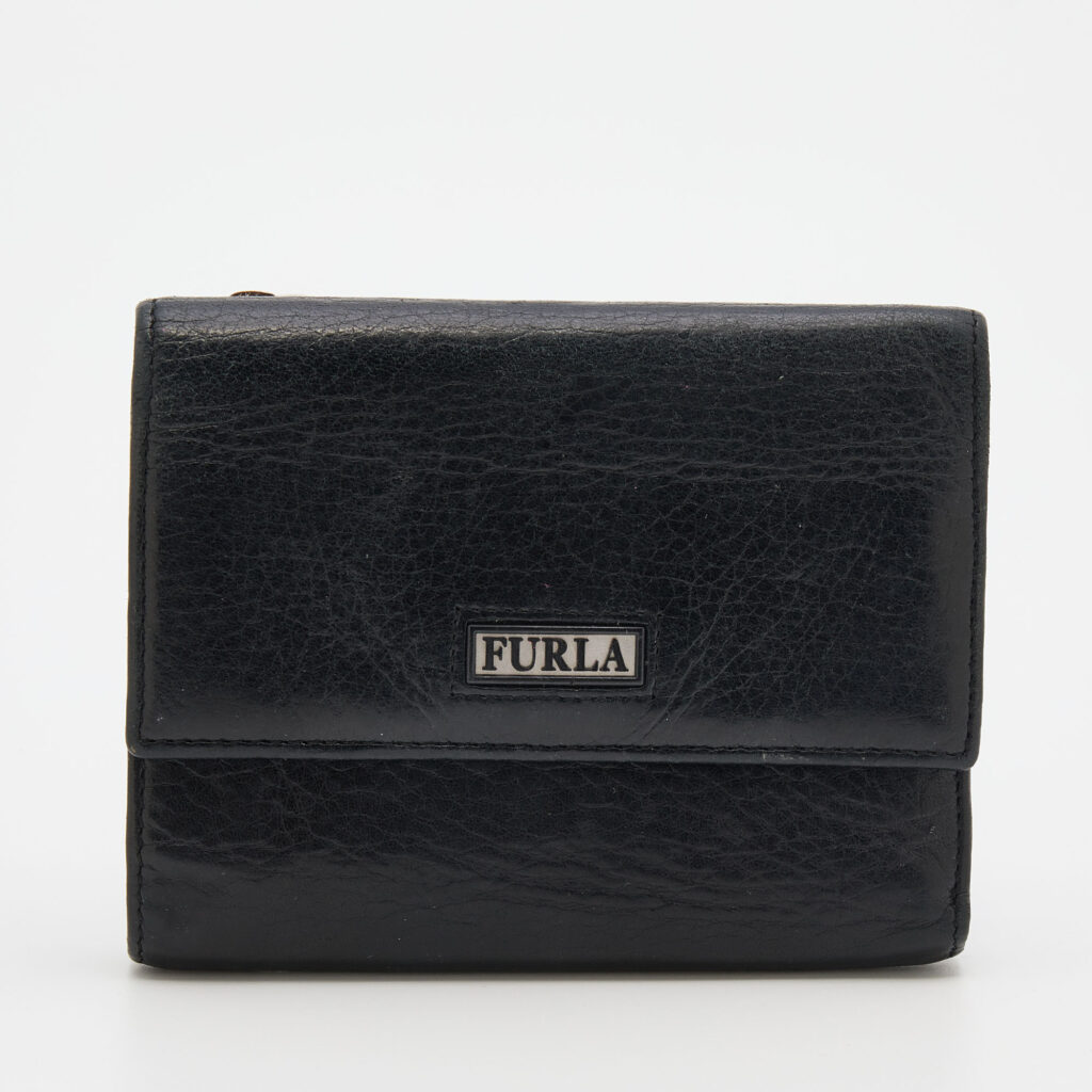 luxury-women-furla-used-handbags-p683564-002-1 Furla Black Leather Trifold Wallet