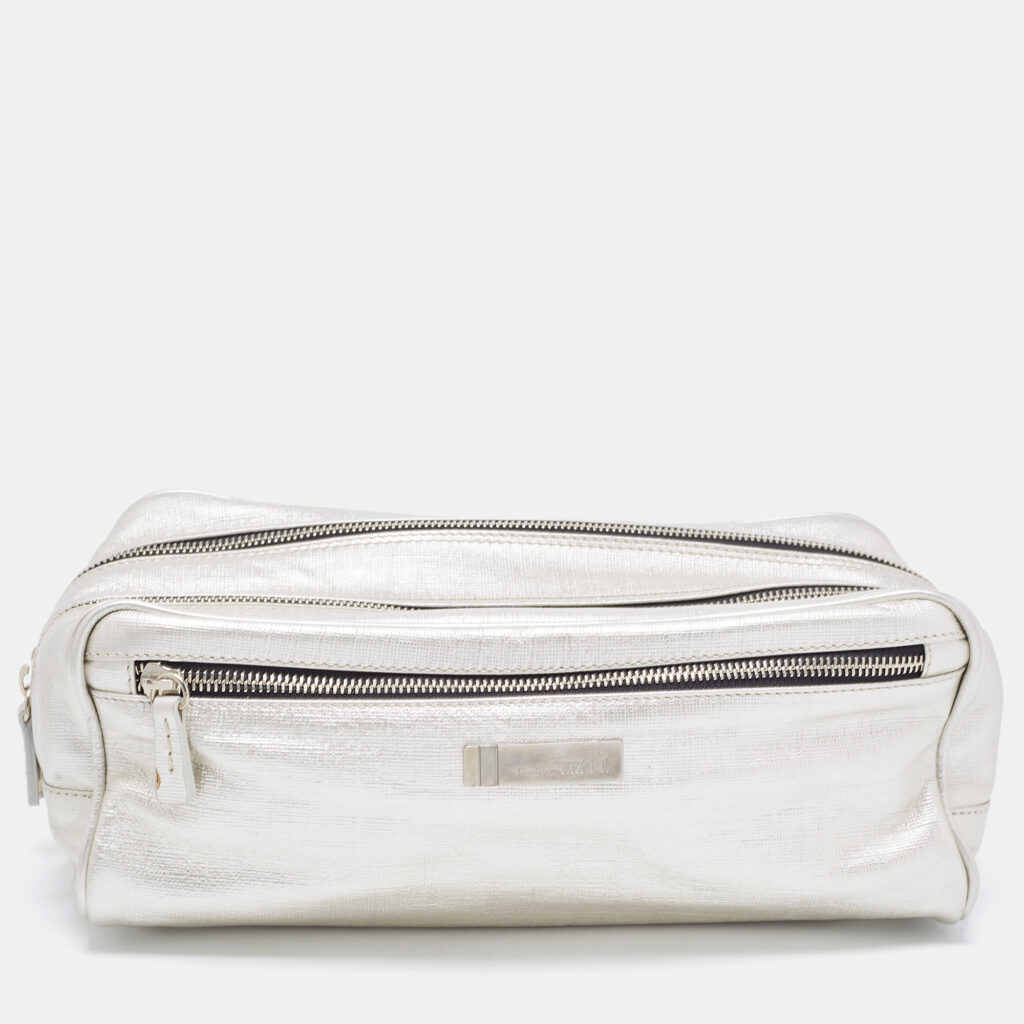 luxury-women-gianfranco-ferre-used-handbags-p892103-012 Gianfranco Ferre Silver Leather Oversized Pouch