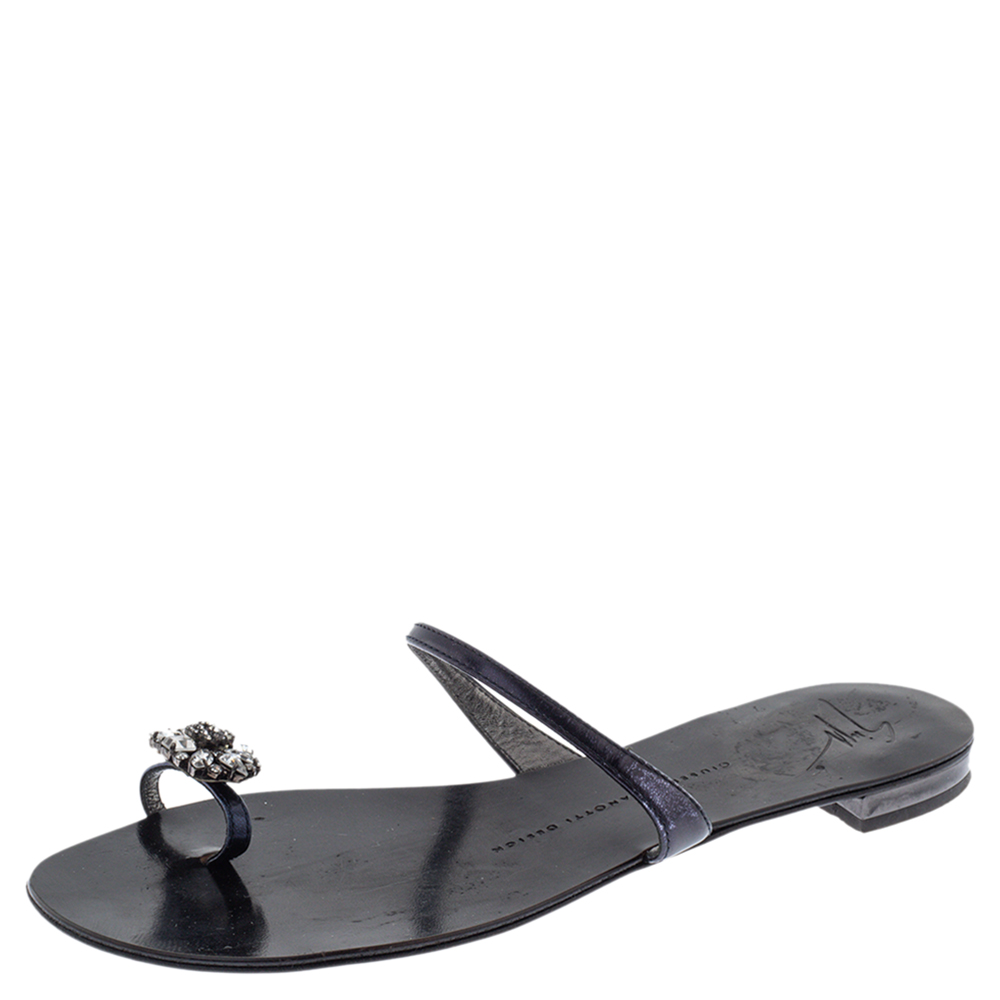 luxury-women-giuseppe-zanotti-used-shoes-p467061-003 Giuseppe Zanotti Black Leather Crystal Embellished Toe Ring Flats Size 38