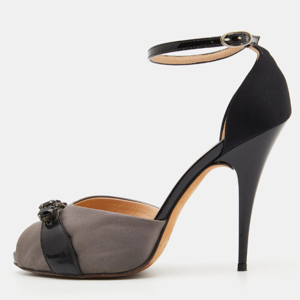 luxury-women-giuseppe-zanotti-used-shoes-p796986-011 Giuseppe Zanotti Grey/Black Satin and Patent Leather Crystal Embellished Ankle Strap Sandals Size 37.5