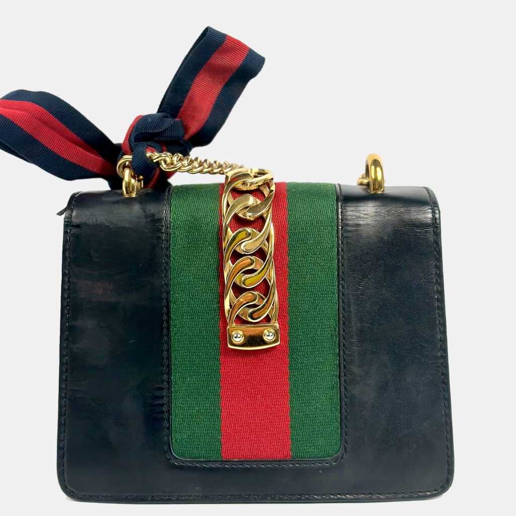 luxury-women-gucci-used-handbags-p1033115-003 Gucci Navy Leather Sylvie Flap Chain Bag