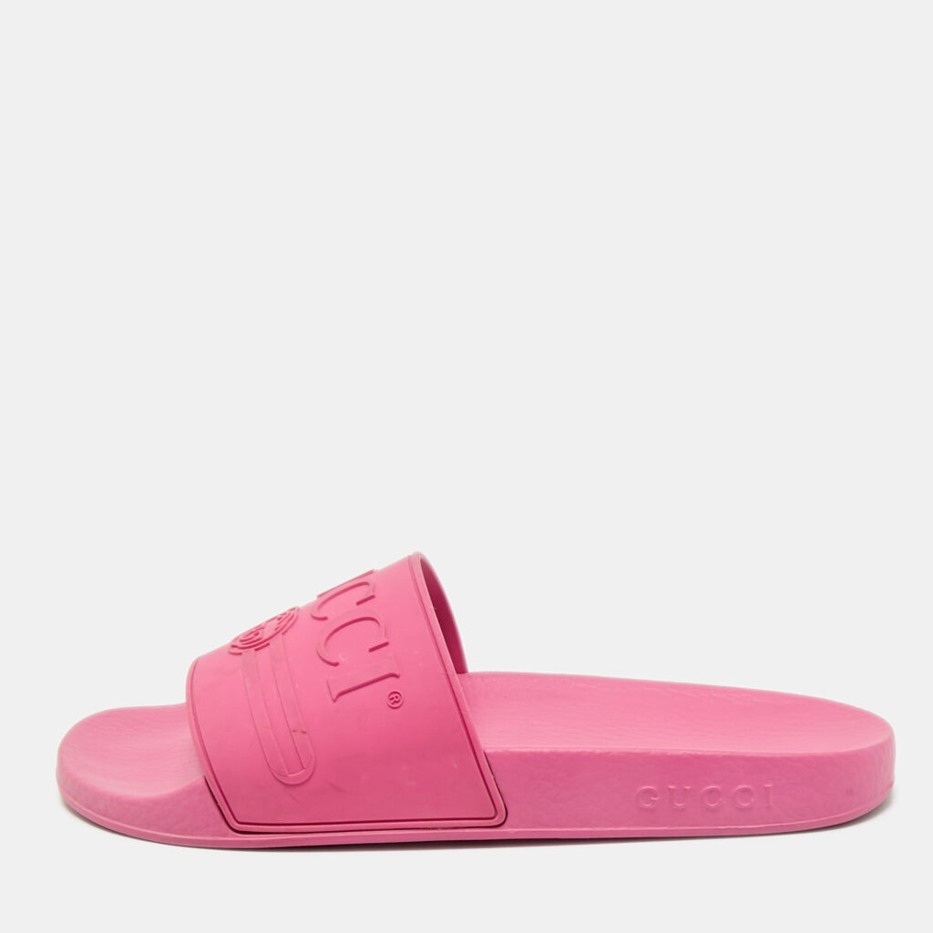 luxury-women-gucci-used-shoes-p1158433-001.jpg Gucci Pink Rubber Logo Embossed Pool Slides Size 40