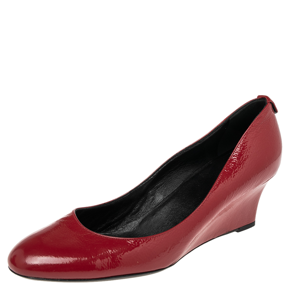 luxury-women-gucci-used-shoes-p526771-002 Gucci Red Patent Leather Wedge Round Toe Pumps Size 40