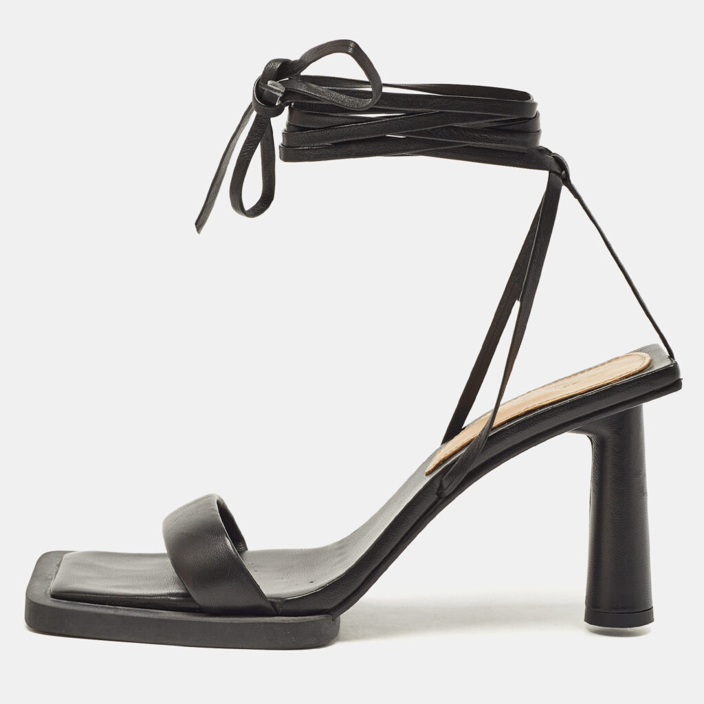 luxury-women-jacquemus-used-shoes-p1105186-001 Jacquemus Black Leather Les Carrés Ronds Ankle Wrap Sandals Size 37