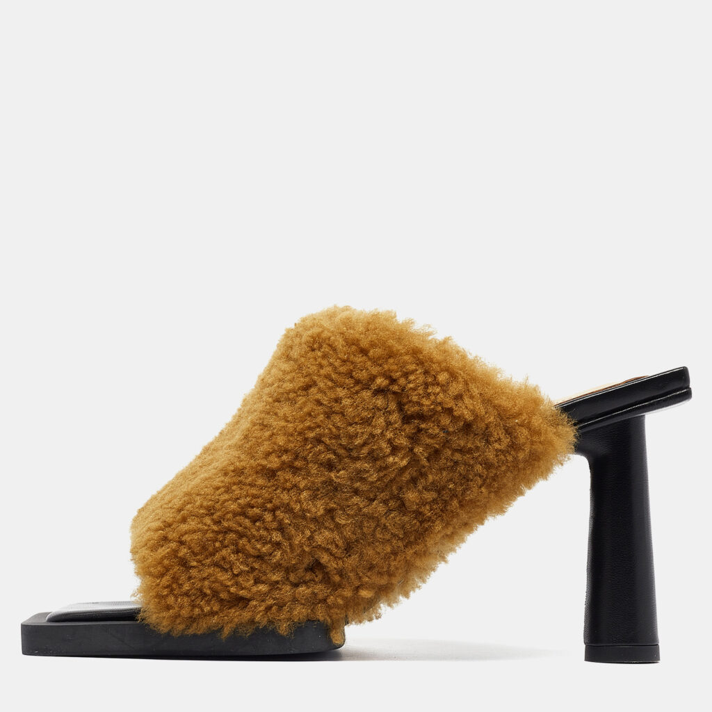 luxury-women-jacquemus-used-shoes-p969854-004 Jacquemus Brown Fur Slide Sandals Size 35