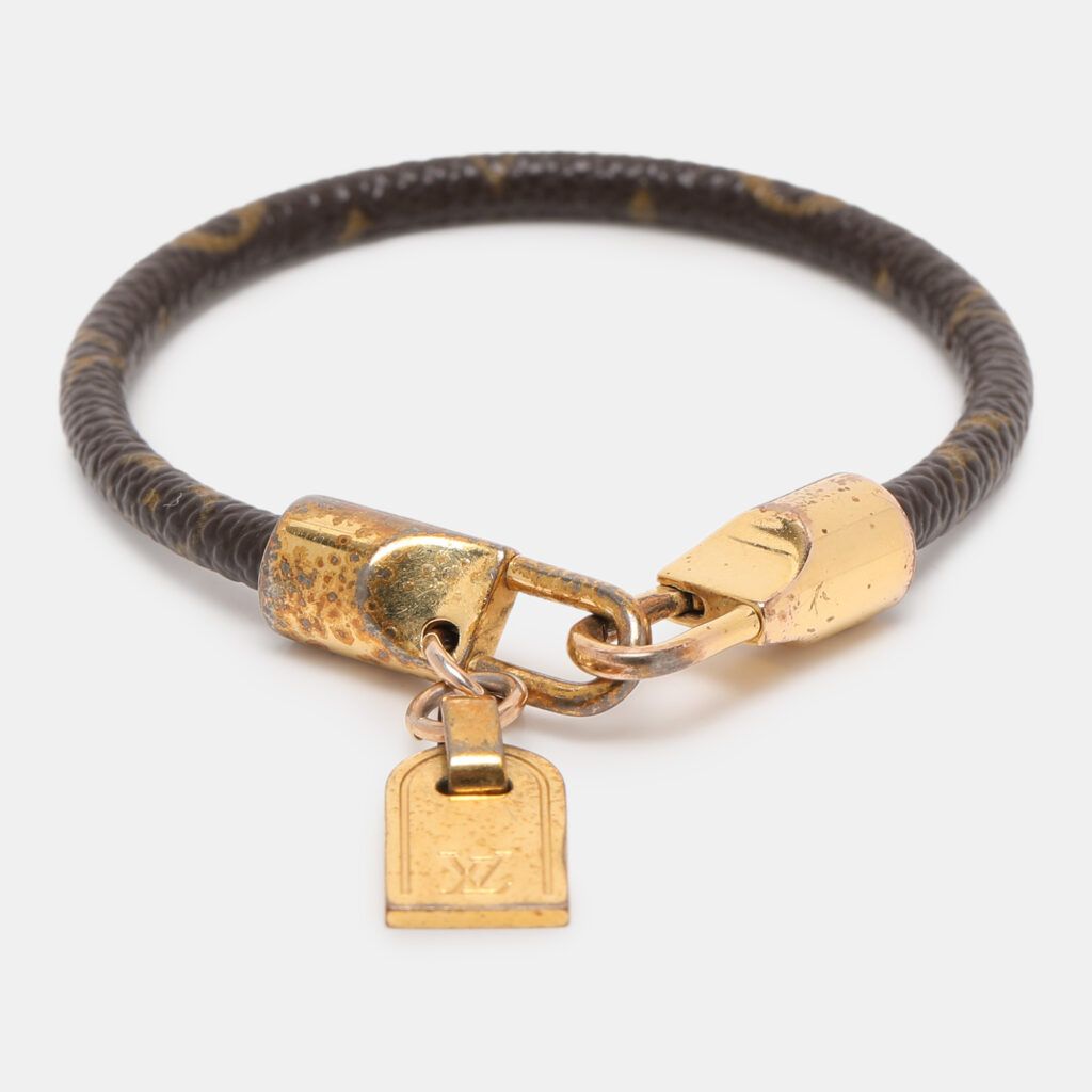 luxury-women-louis-vuitton-used-accessories-p1080654-003 Louis Vuitton Monogram Leather Luck It Gold Tone Bracelet