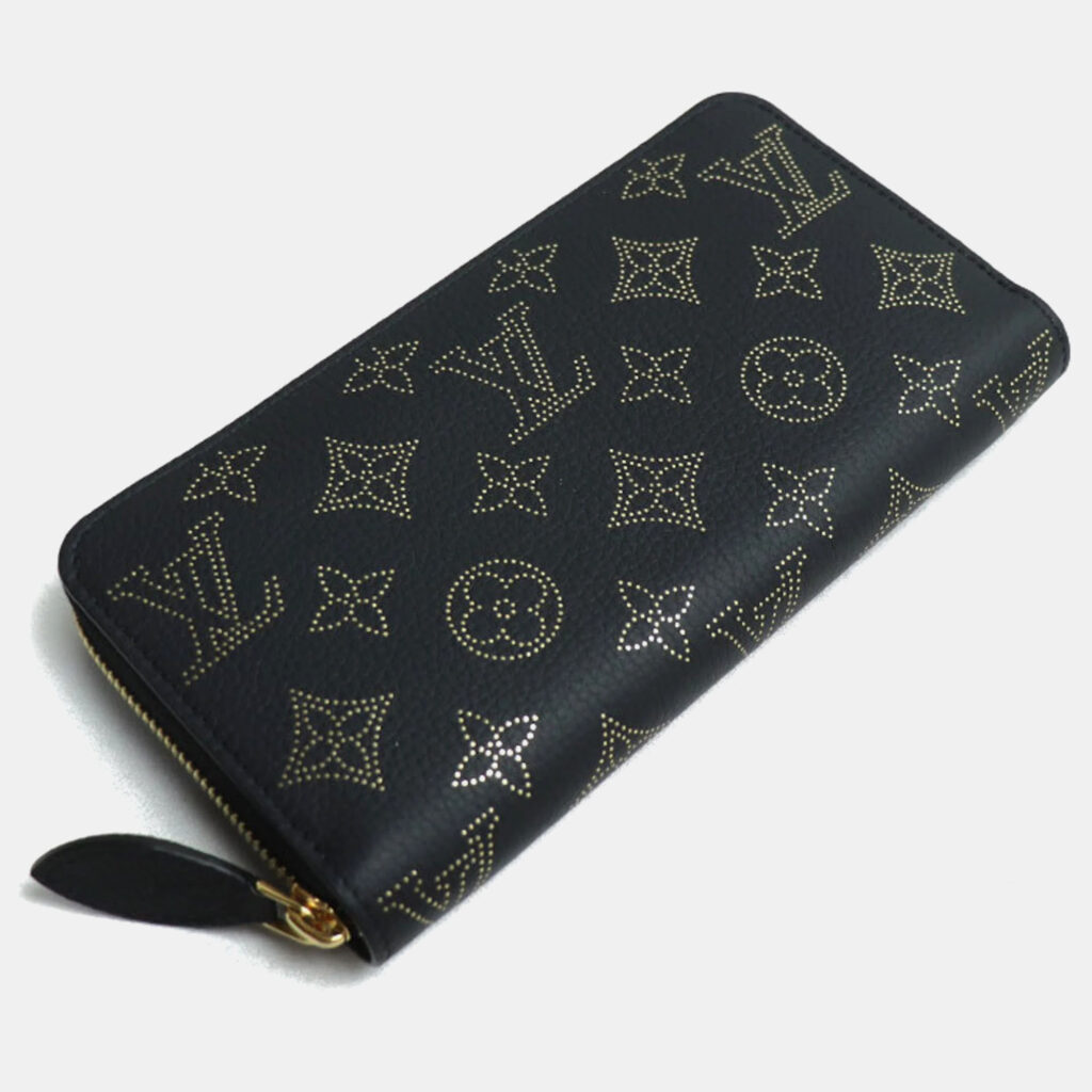 luxury-women-louis-vuitton-used-handbags-p1158968-006 Louis Vuitton Black/Gold Monogram Mahina Leather Long Round Zippy Wallet