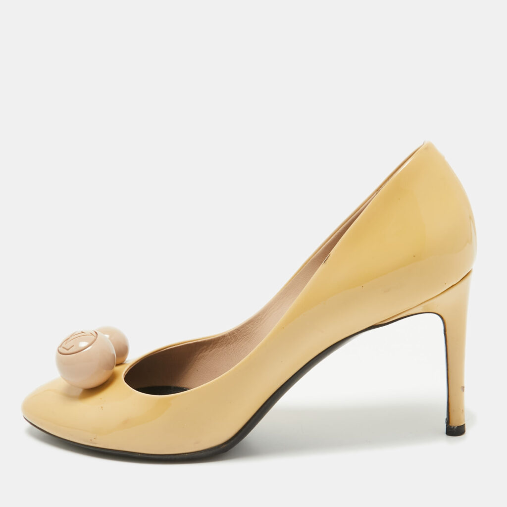 luxury-women-louis-vuitton-used-shoes-p1039876-001 Louis Vuitton Beige Patent Leather Betty Pumps Size 37.5