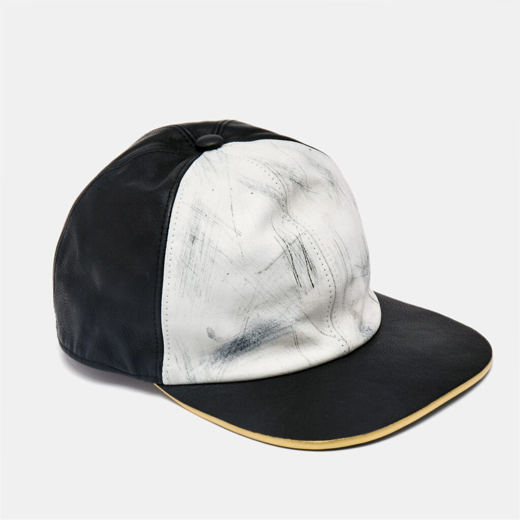 luxury-women-marc-jacobs-used-accessories-p1145397-002 Marc Jacobs Black/White Leather Baseball Cap M