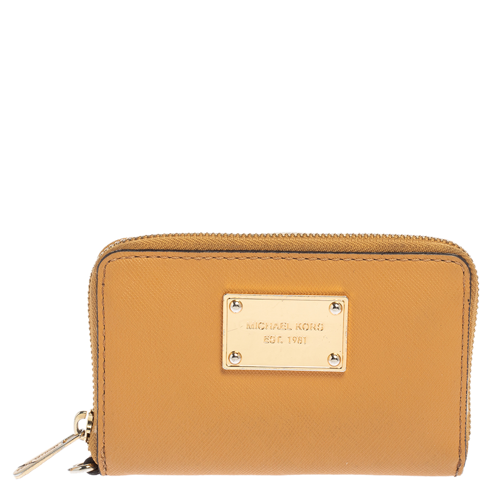luxury-women-michael-kors-used-handbags-p464583-008 Michael Kors Tan Leather Zip Around Wristlet Wallet.