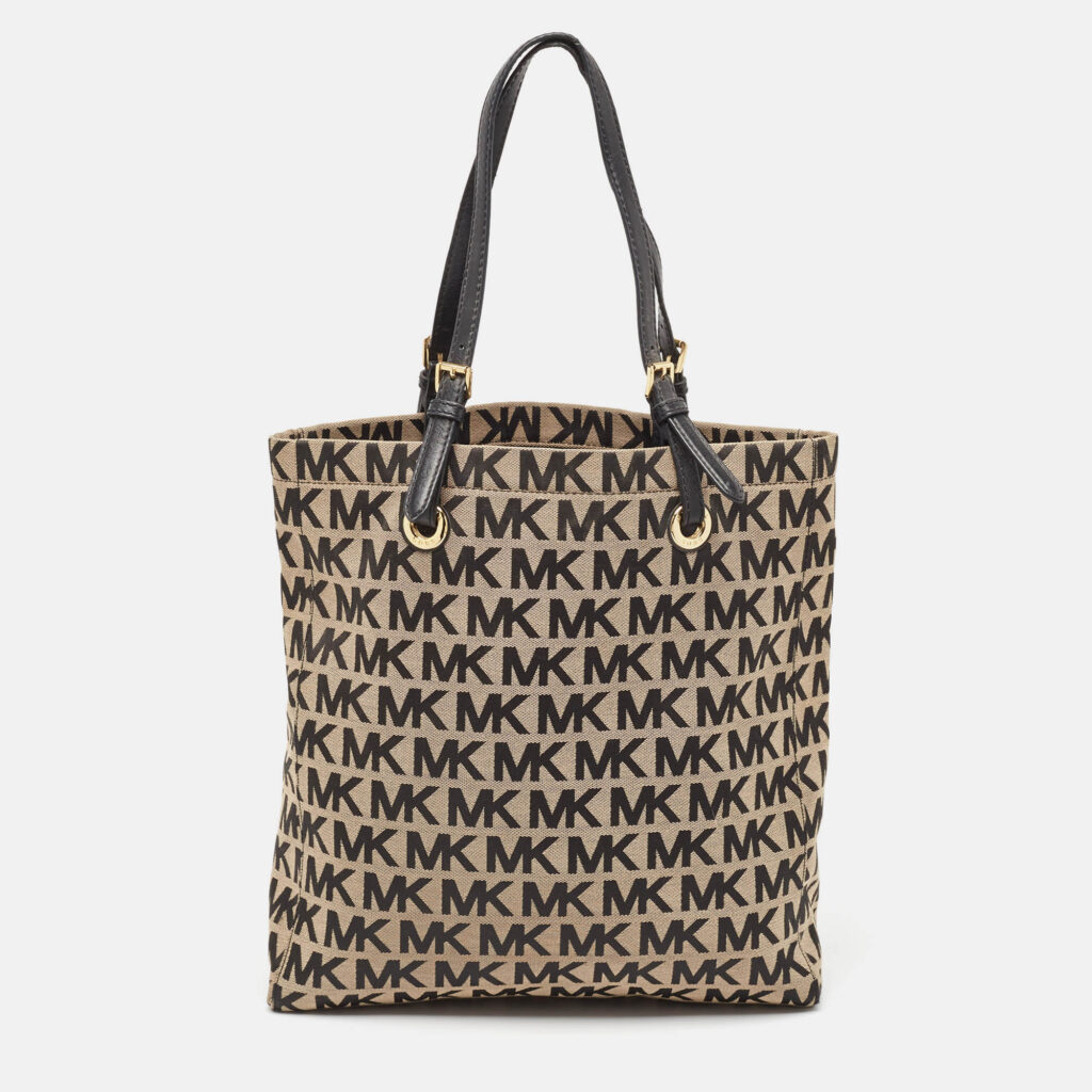 luxury-women-michael-kors-used-handbags-p998112-014 Michael Kors Black/Beige Signature Canvas and Leather Jet Set Tote