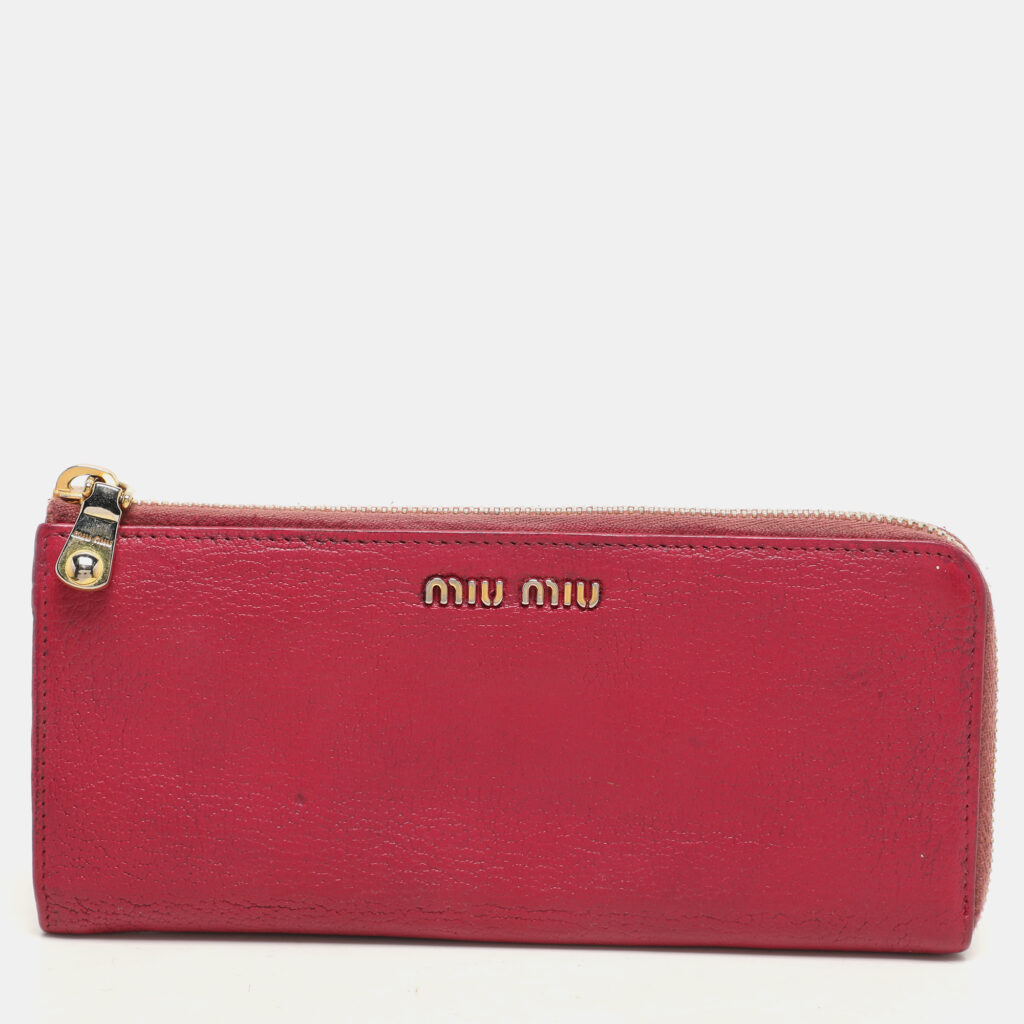 luxury-women-miu-miu-used-handbags-p1148456-008.jpg Miu Miu Pink Leather Zip Around Wallet