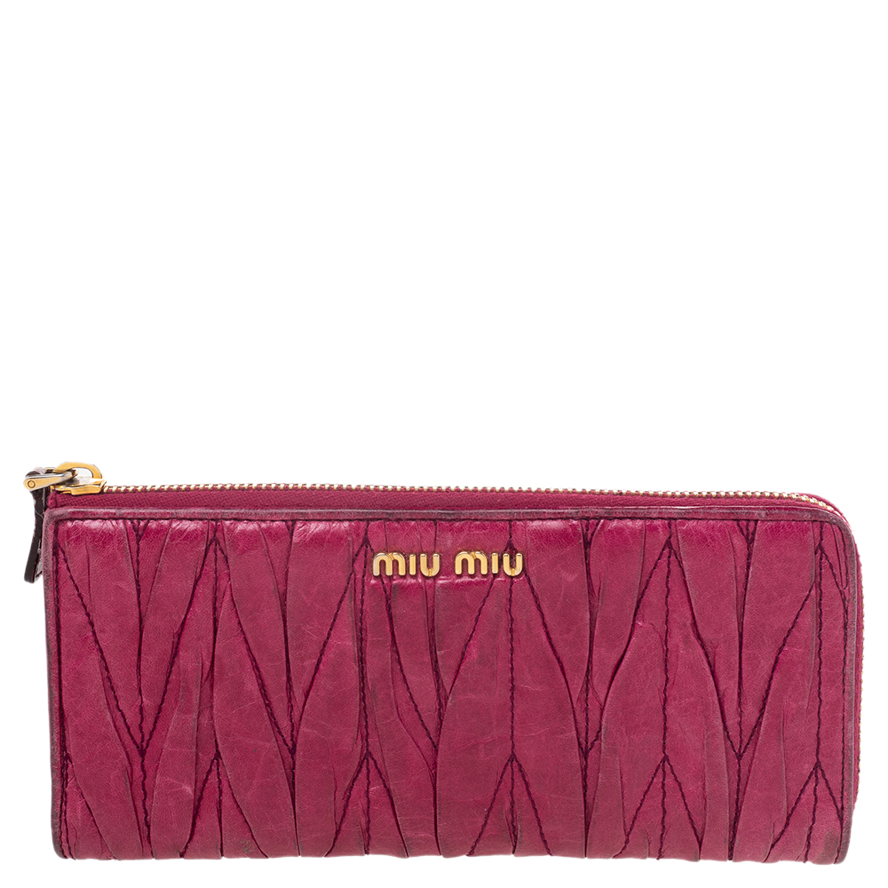 luxury-women-miu-miu-used-handbags-p489718-004 Miu Miu Pink Leather Matelassé Zip Around Wallet