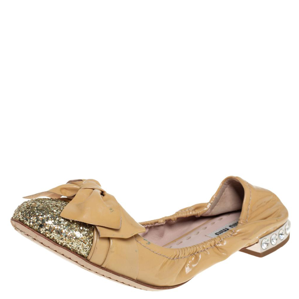 luxury-women-miu-miu-used-shoes-p457679-008 Miu Miu Beige/Gold Patent Leather Bow Detail Crystal Embellished Heel Scrunch Ballet Flats Size 38.5