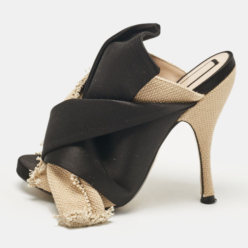 Nº21 Beige/Black Canvas and Satin Raso Knot Mules Size 35.5