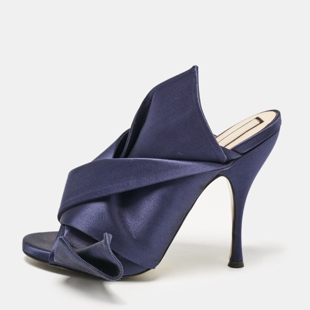 luxury-women-n21-used-shoes-p1097794-003 N21 Navy Blue Satin Raso Knot Peep Toe Mules Size 41