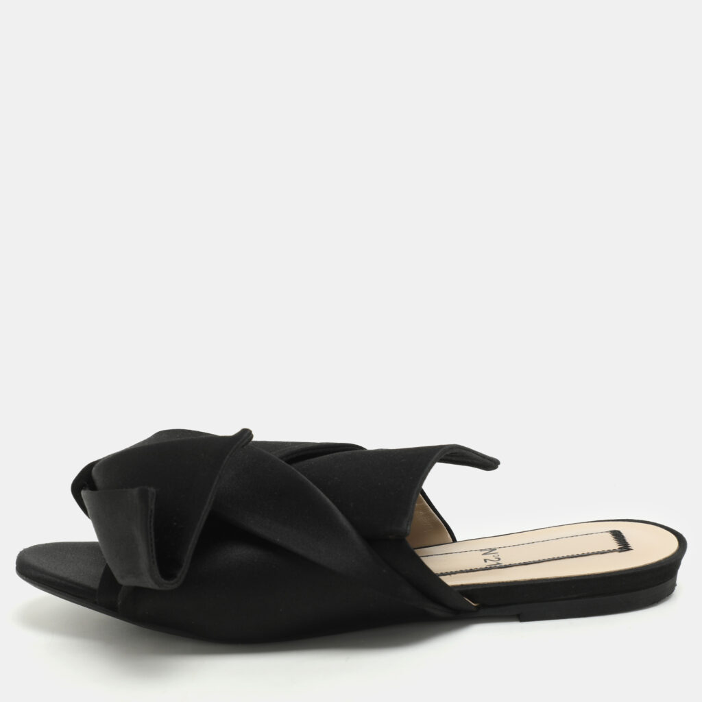 luxury-women-n21-used-shoes-p1164956-004.jpg N°21 Black Satin Knot Flat Mules Size 38