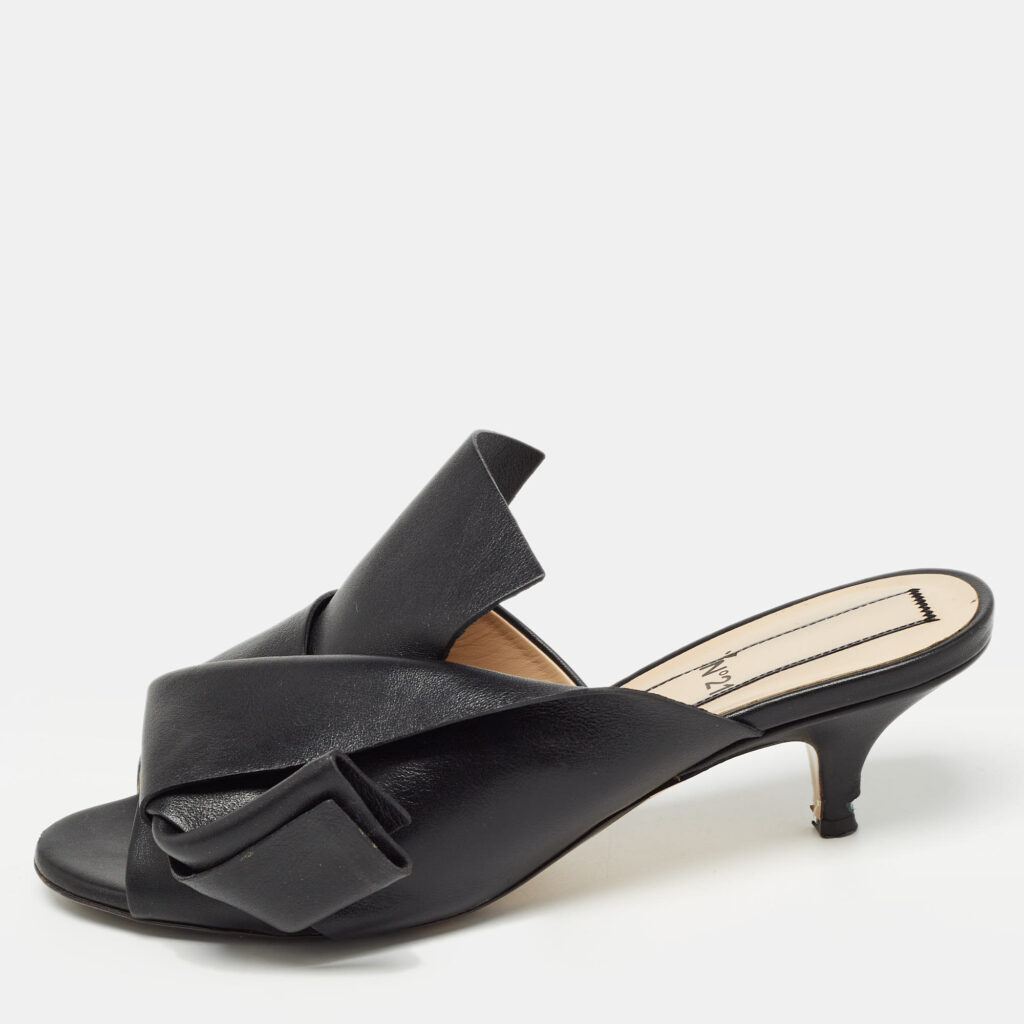 luxury-women-n21-used-shoes-p925005-001 N21 Black Leather Knot Slide Sandals Size 37