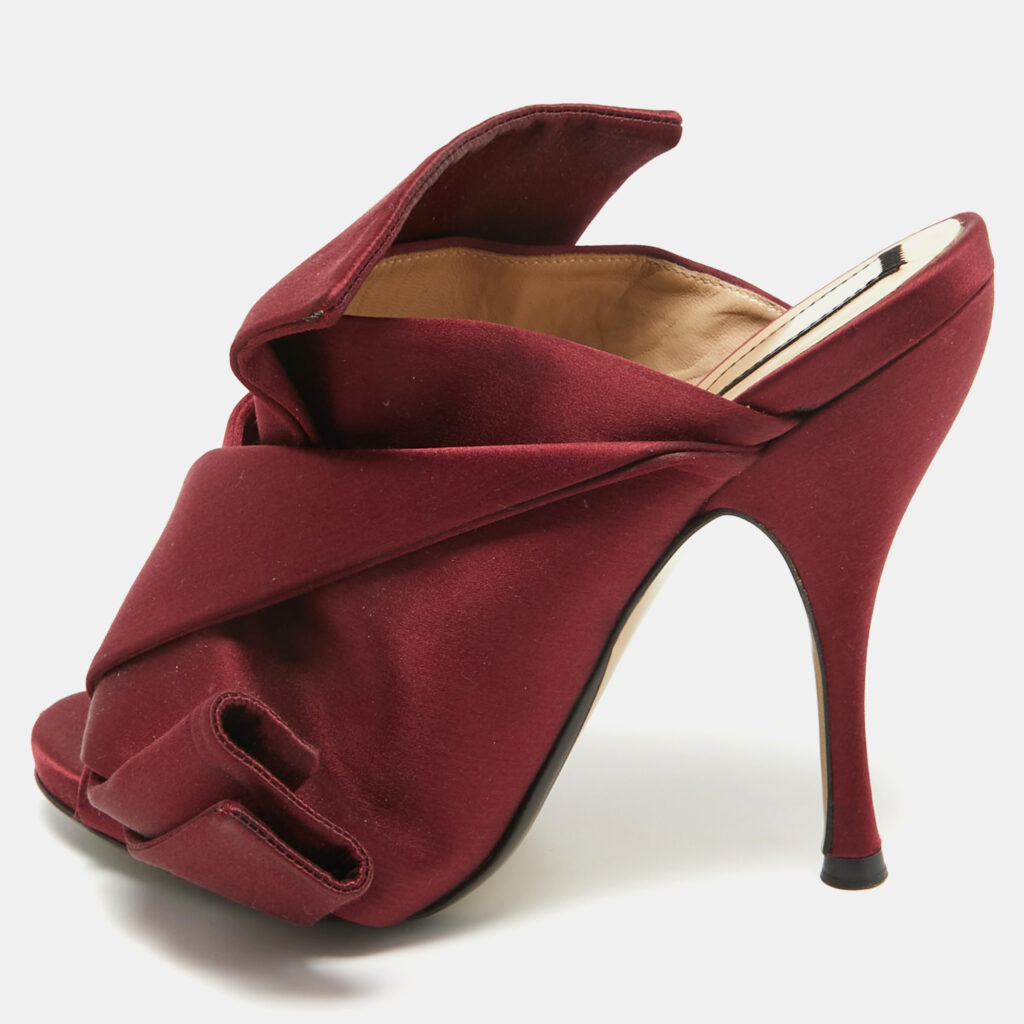 luxury-women-n21-used-shoes-p936145-003 N21 Burgundy Satin Raso Knot Mules Size 37