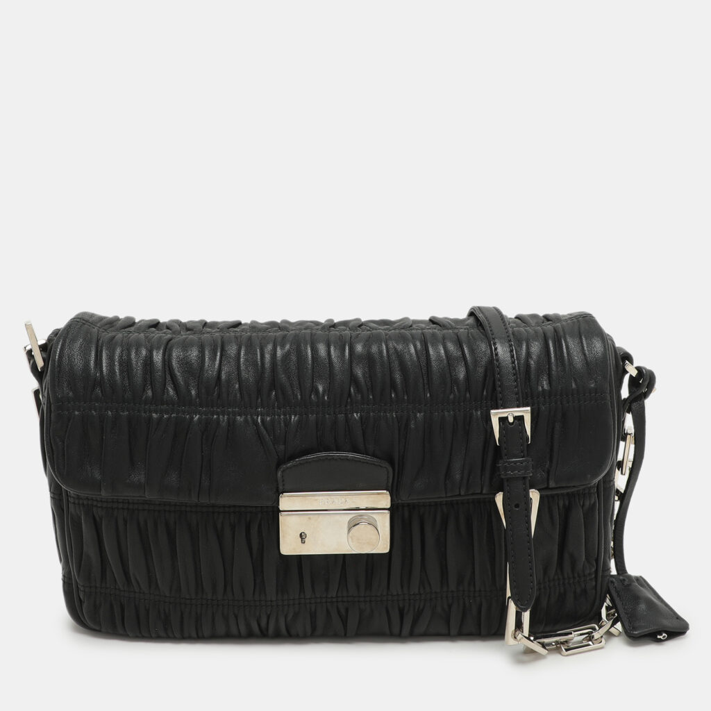 luxury-women-prada-used-handbags-p1164560-001.jpg Prada Black Leather Gaufre Chain Shoulder Bags