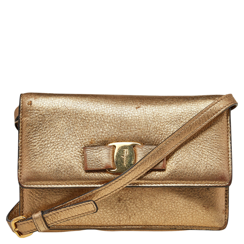 luxury-women-salvatore-ferragamo-used-handbags-p505691-011-2 Salvatore Ferragamo Gold Leather Vara Bow Shoulder Bag