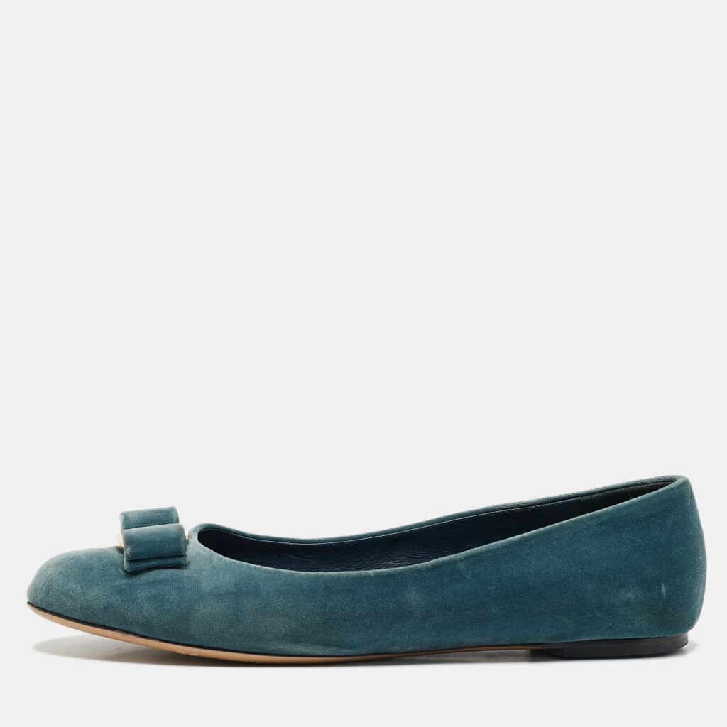 luxury-women-salvatore-ferragamo-used-shoes-p1091641-001 Salvatore Ferragamo Blue Velvet Vara Bow Ballet Flats Size 40