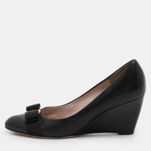 Salvatore Ferragamo Black Leather Vara Bow Wedge Pumps Size 38.5