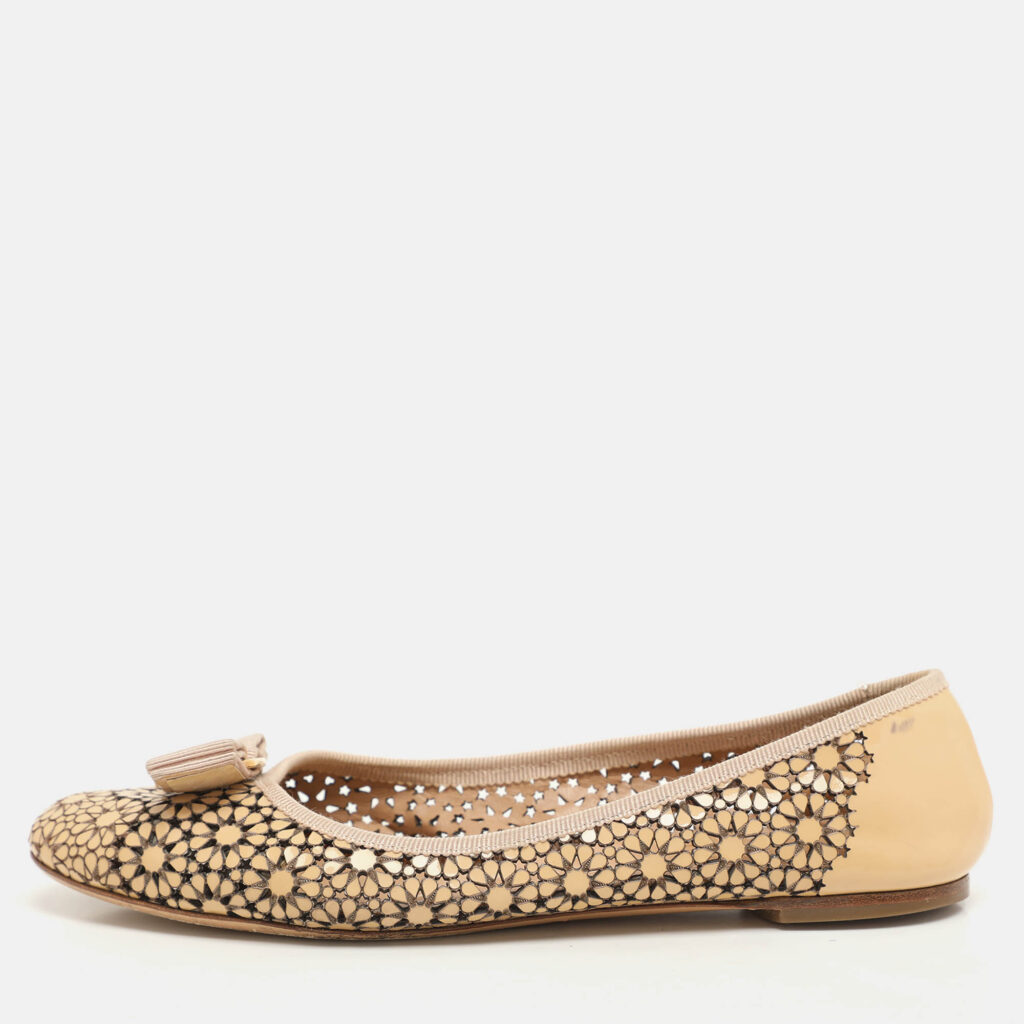 luxury-women-salvatore-ferragamo-used-shoes-p1138967-010 Salvatore Ferragamo Beige Patent Leather Laser Cut Vara Bow Ballet Flats Size 38
