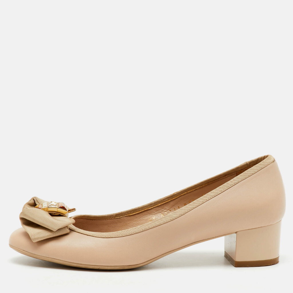 luxury-women-salvatore-ferragamo-used-shoes-p1146644-010 Salvatore Ferragamo Beige Leather Crystal Bow Block Heel Pumps Size 37