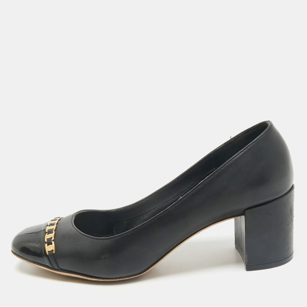luxury-women-salvatore-ferragamo-used-shoes-p1167817-002.jpg Salvatore Ferragamo Black Patent and Leather Vara Chain Pumps Size 37