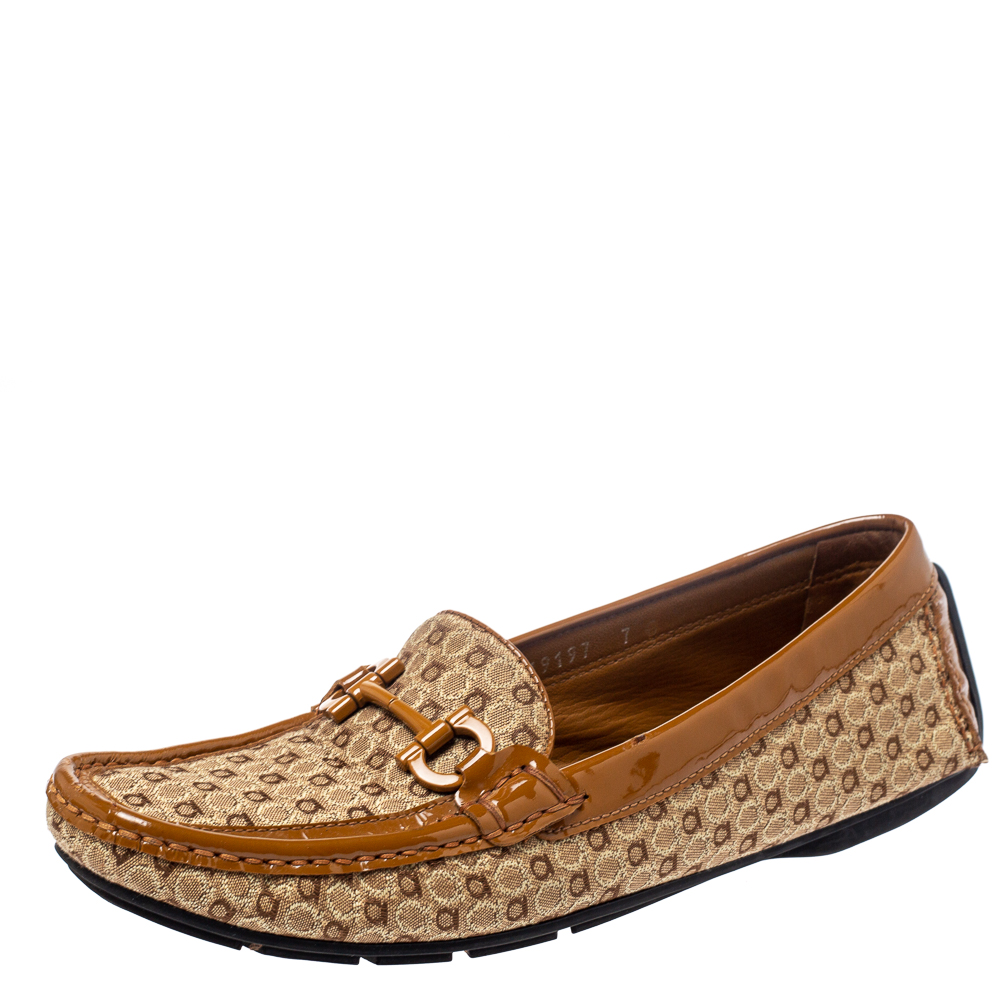 luxury-women-salvatore-ferragamo-used-shoes-p367566-002 Salvatore Ferragamo Beige/Caramel Gancini Canvas and Patent Leather Loafers Size 37.5