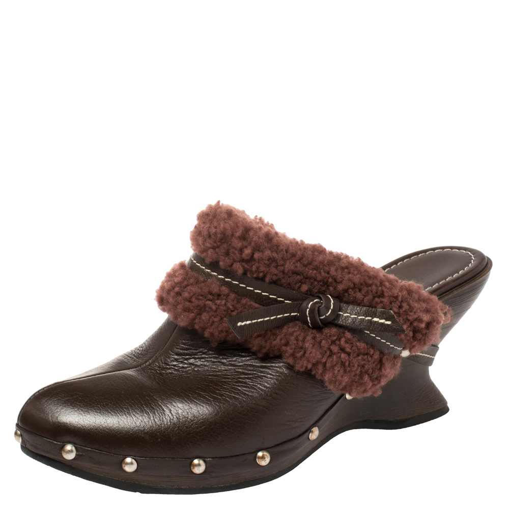 luxury-women-salvatore-ferragamo-used-shoes-p402261-002 Salvatore Ferragamo Brown Leather And Faux Fur Studded Clog Mules Size 38.5